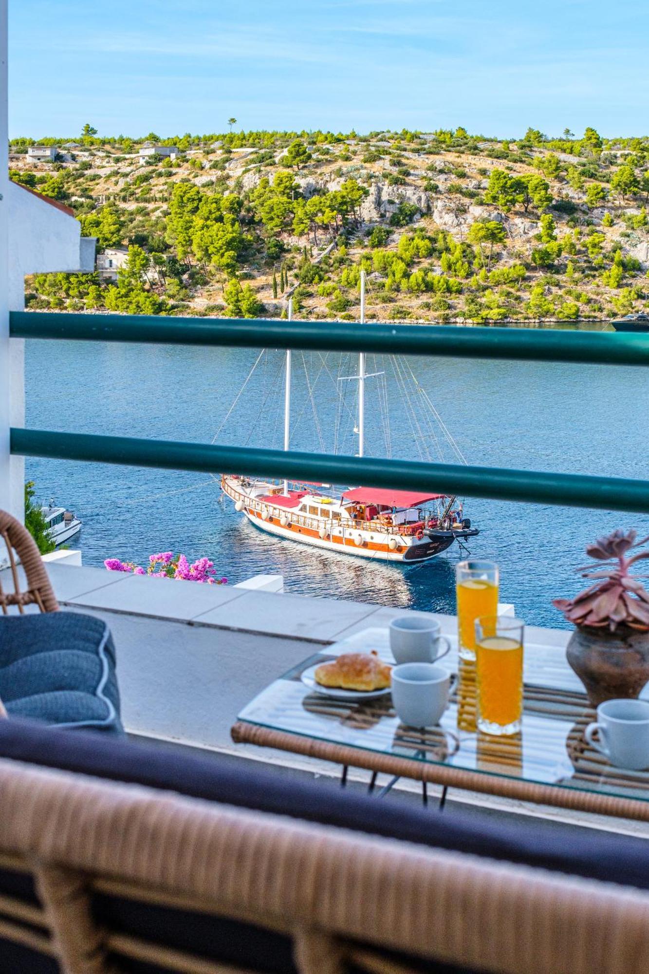Vila Tudor Bobovisca Екстериор снимка