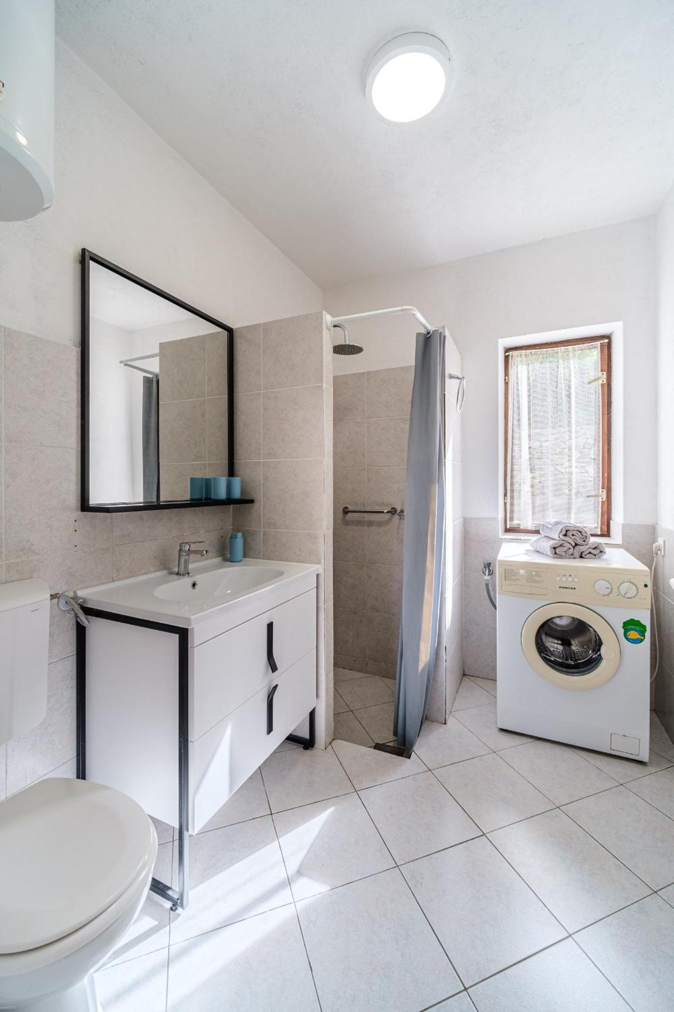 Vila Tudor Bobovisca Екстериор снимка